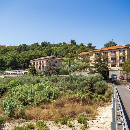 Albergo Ristorante San Matteo San Bartolomeo Al Mare Zewnętrze zdjęcie