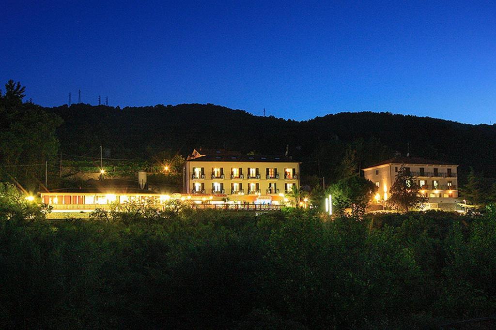 Albergo Ristorante San Matteo San Bartolomeo Al Mare Zewnętrze zdjęcie