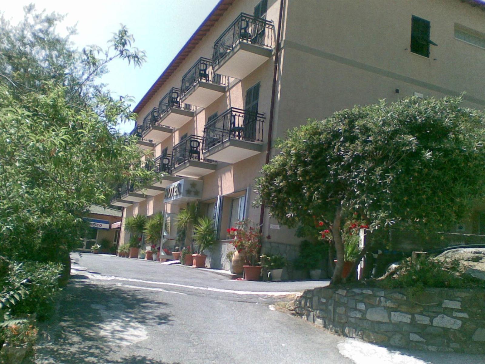 Albergo Ristorante San Matteo San Bartolomeo Al Mare Zewnętrze zdjęcie