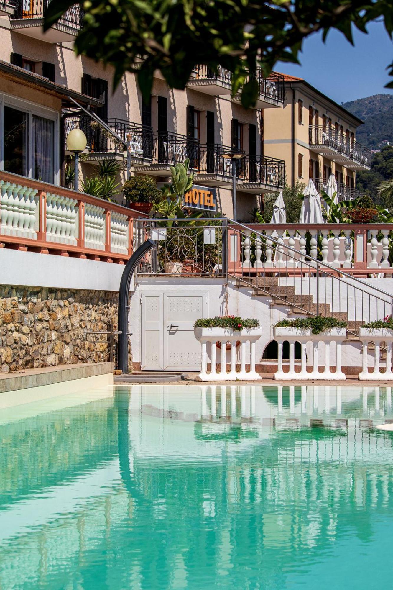 Albergo Ristorante San Matteo San Bartolomeo Al Mare Zewnętrze zdjęcie