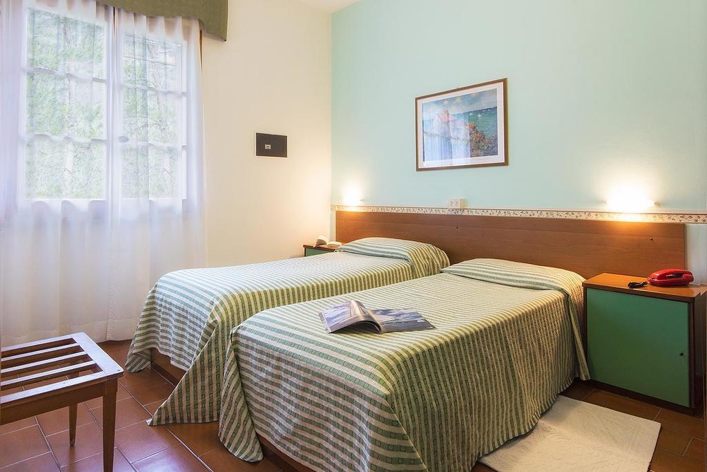 Albergo Ristorante San Matteo San Bartolomeo Al Mare Zewnętrze zdjęcie