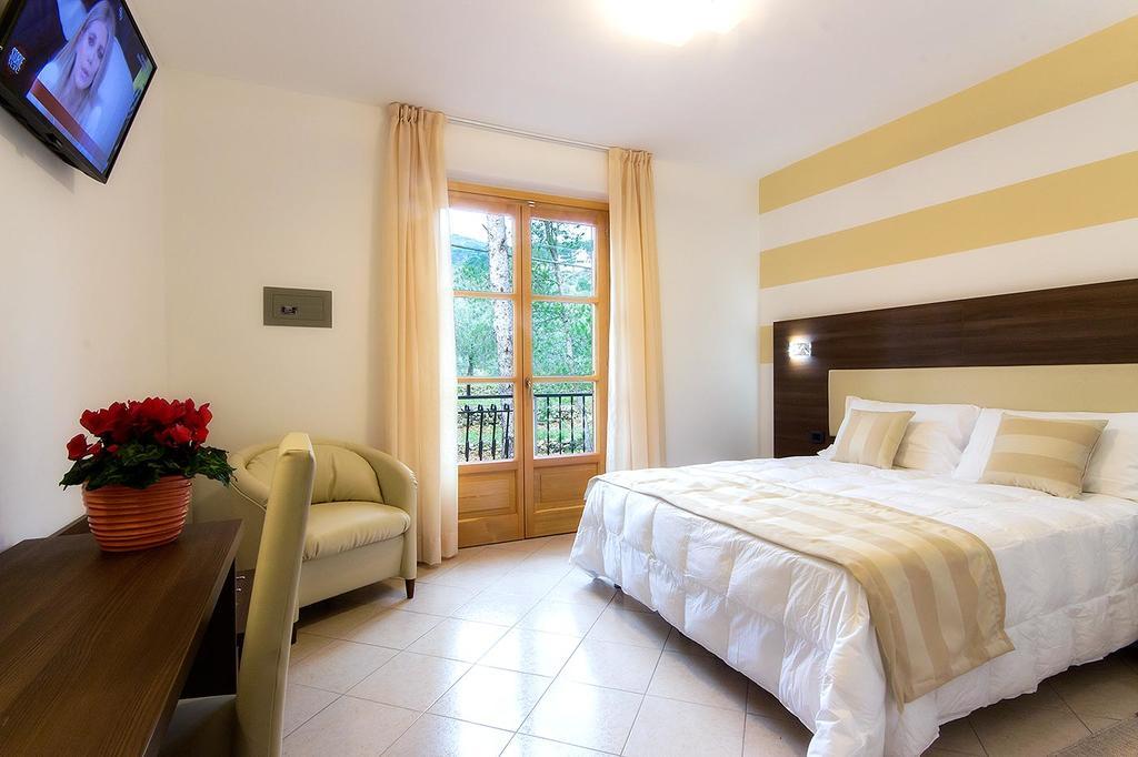 Albergo Ristorante San Matteo San Bartolomeo Al Mare Zewnętrze zdjęcie
