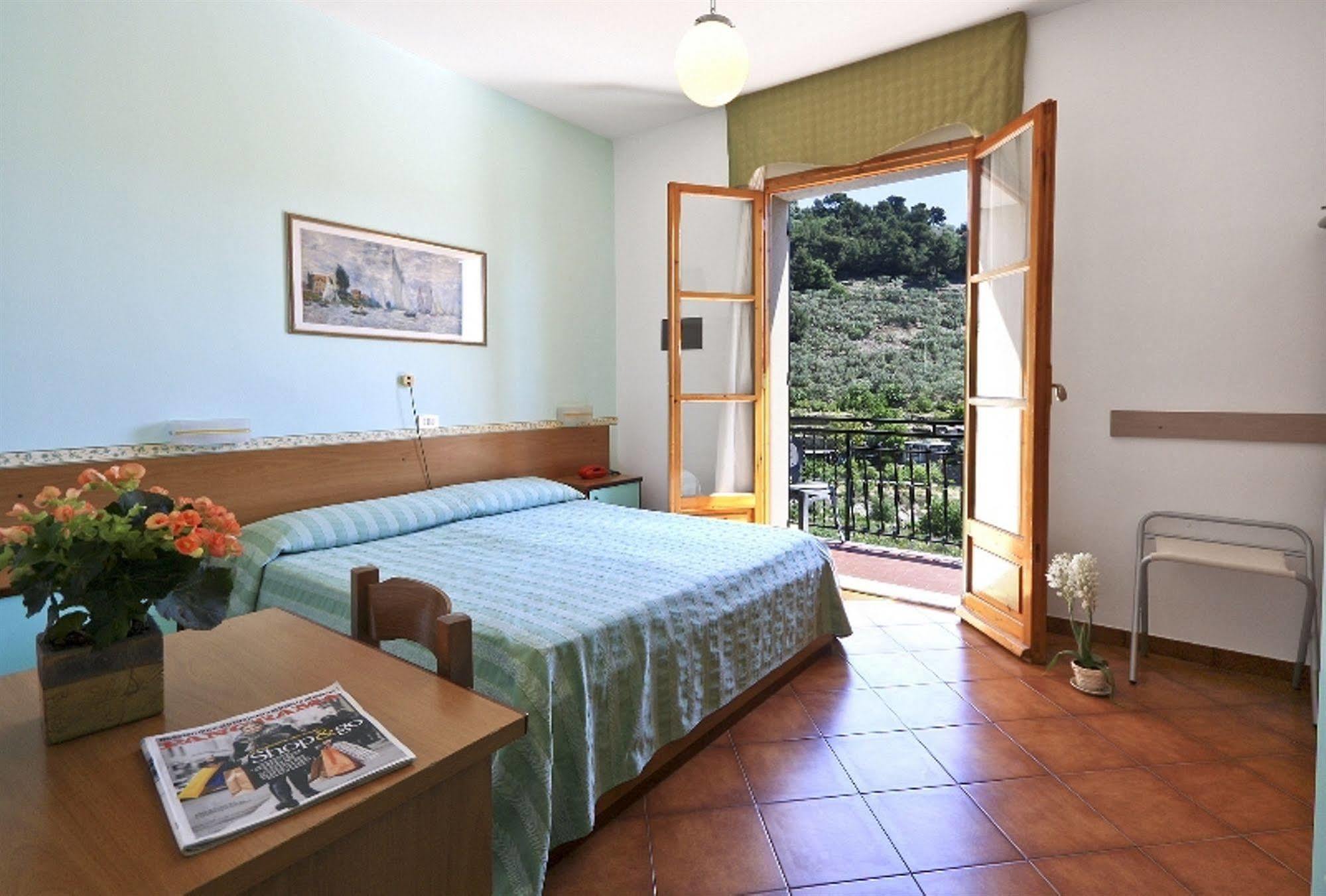Albergo Ristorante San Matteo San Bartolomeo Al Mare Zewnętrze zdjęcie