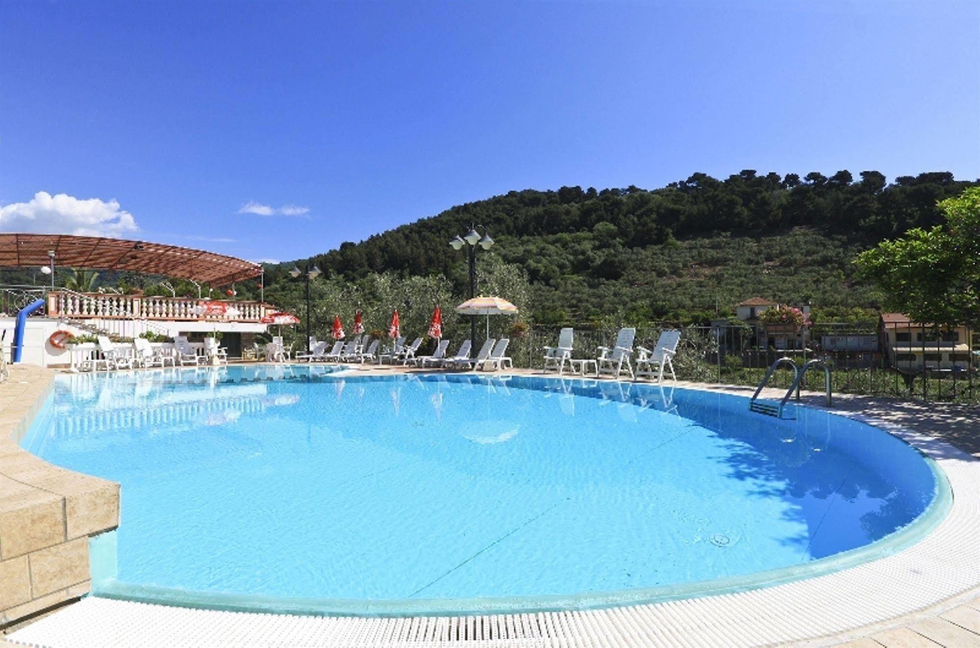 Albergo Ristorante San Matteo San Bartolomeo Al Mare Zewnętrze zdjęcie